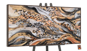 Grauer Rahmen mit abstraktem Tiermuster – moderne Wanddeko mit Textur