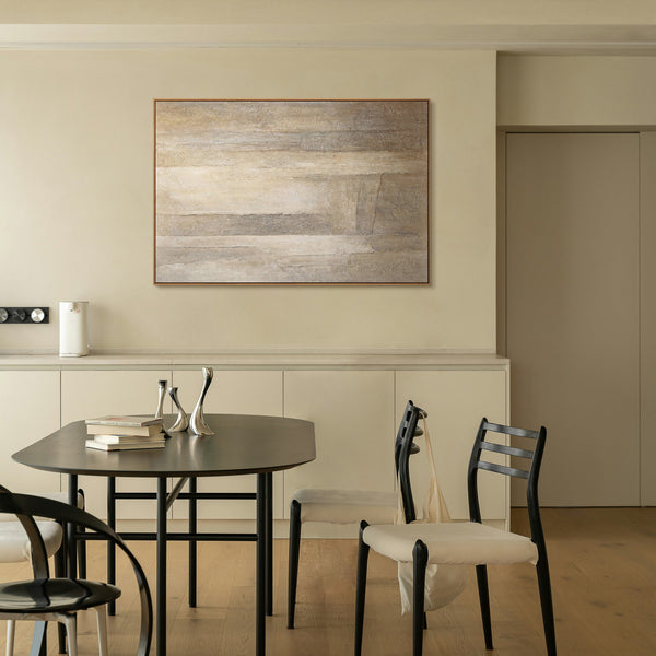 Abstraktes Leinwandbild mit geometrischen Bögen in Beige