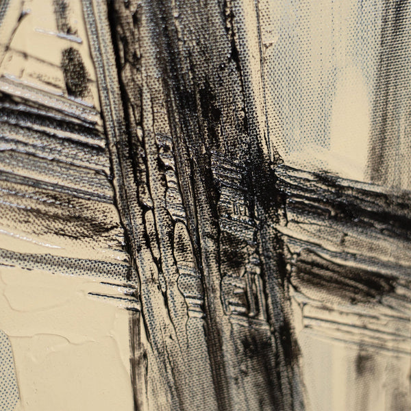 Abstrakte Leinwandkunst mit überkreuzten schwarzen Linien auf hellem Hintergrund