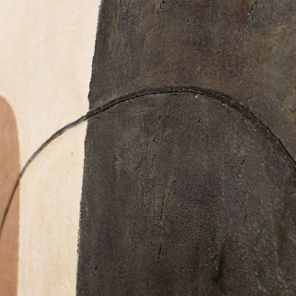 Abstrakte Leinwandkunst mit organischer Form in warmem Beigeton