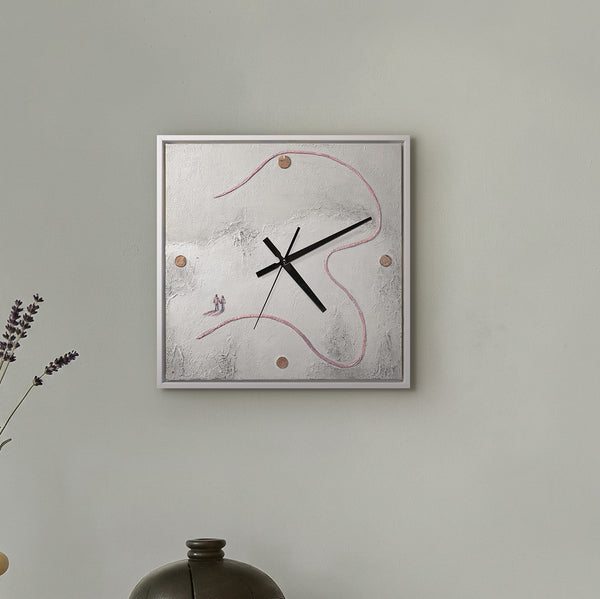 Handgemalte Wanduhr – bunte Kreiskomposition mit Uhr – 35×35 cm