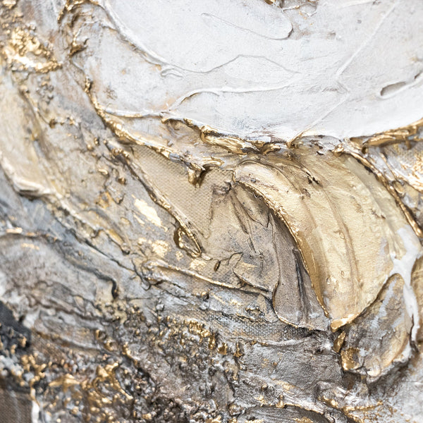 Nahaufnahme goldener Struktur auf abstrakter Acrylleinwand