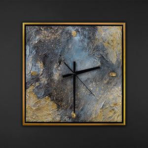 Handgemalte extravagante Wanduhr – Blau-Gold-Abstraktion – 35×35 cm