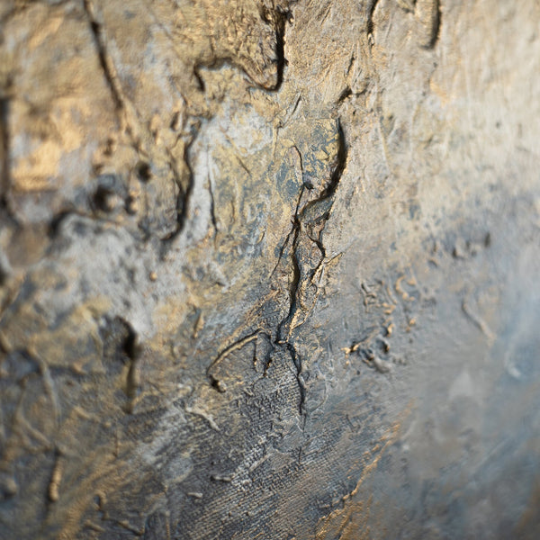 Landschaftsbild „Stille Morgendämmerung" im modernen Wohnzimmer – atmosphärische Wanddeko in Gold und Blau