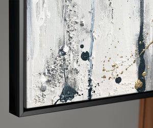Abstraktes Leinwandbild mit Rahmen „Energie der Linien“ – monochrome Kunst mit Gold