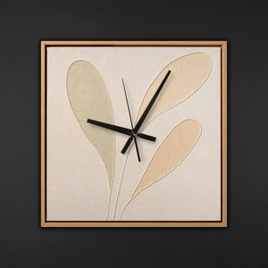 Handgemalte originelle Wanduhr mit floraler Abstraktion – 35×35 cm