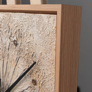 Handgemalte hochwertige Designer Wanduhr – Pusteblume in Beige – 35×35 cm