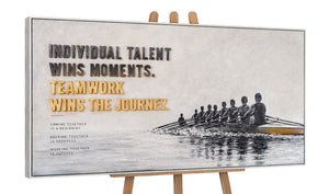 Teamwork Wins – handgemaltes Wandbild fürs Büro mit 3D-Relief, 140 × 70 cm