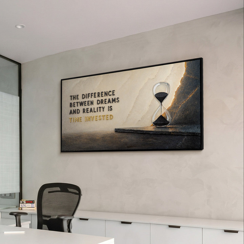 Motivationsbild Büro – Modernes Panorama Leinwandbild mit Sanduhr über dem Schreibtisch im Chefbüro