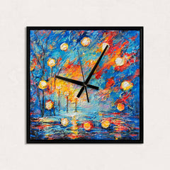 Ausgefallene Wanduhr bunt lautlos – Handgemalte Nacht mit Laternen, Blau & Orange, quadratisch