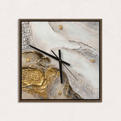 Wanduhr modern quadratisch – Lautlose Designer Wanduhr in Beige, Grau und Gold im Holzrahmen